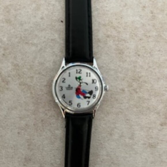 Lorus Vintage Disney Goofy Watch w/ BRAND NEW BATTERY - Picture 4 of 4